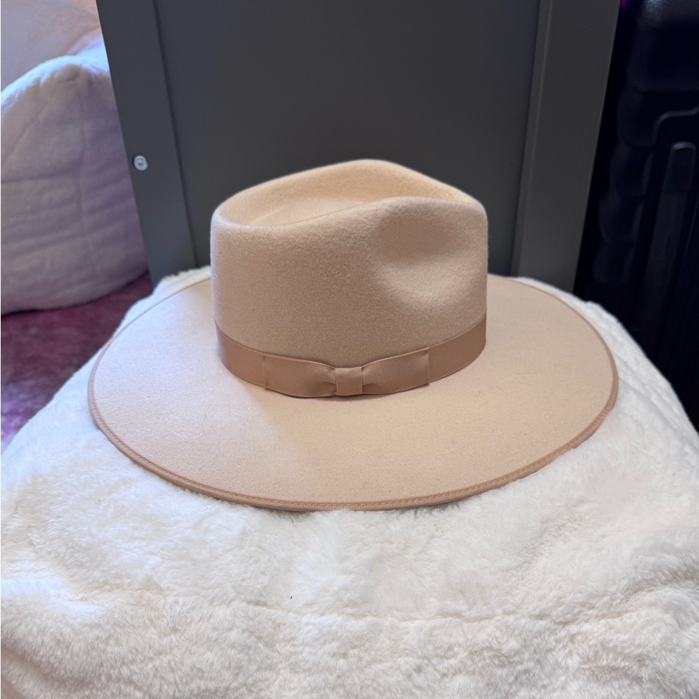 Lack of Color Ivory Rancher Small
